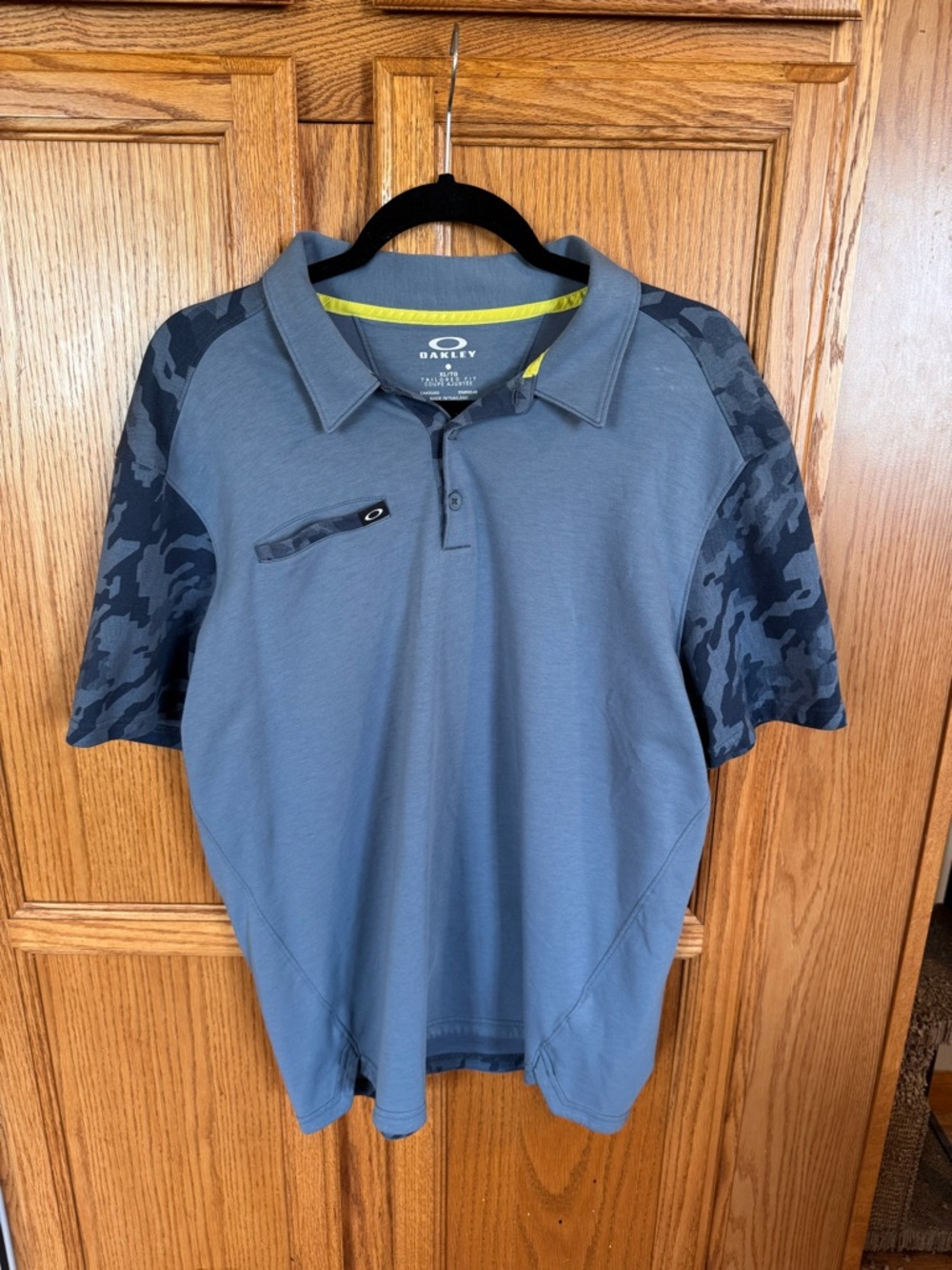 Oakley Men's Slate Gray Polo with Dark Camo Sleeves